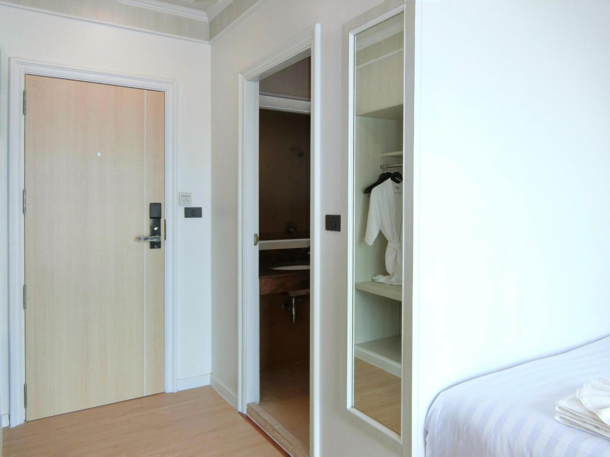 Sira Boutique Residence - Newly Renovated Patong Zewnętrze zdjęcie
