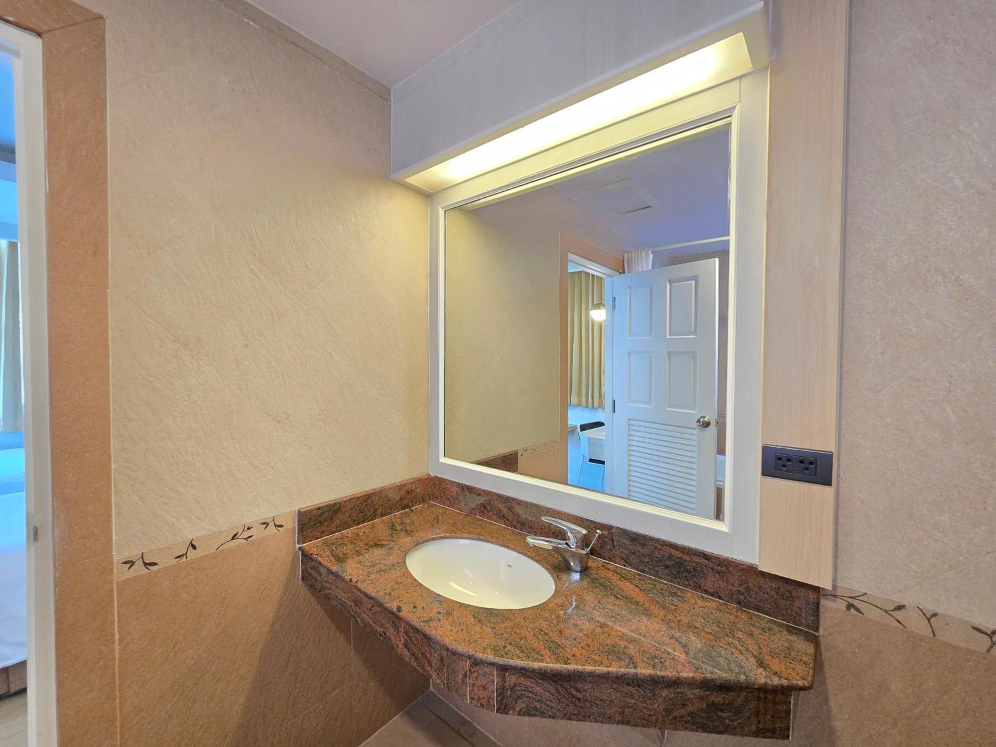 Sira Boutique Residence - Newly Renovated Patong Zewnętrze zdjęcie